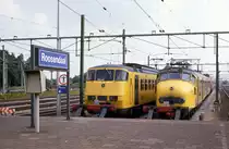 Zwei Generationen von Triebwagen stehen im Grenzbahnhof Rosendaal
am 15.7.1989 nebeneinander.