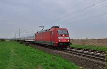 Und noch ein IC der ber die Kbs 495 am Sonntag den 21.4.2013 von der 101 111-3 gen Neuss gezogen wird.