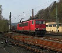 155 265-2 zieht am 23. April 2013 einen gemischten Gterzug in den Bahnhof Kronach.