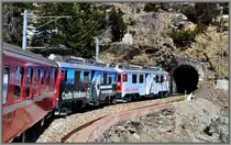 R1656 mit den ABe 4/4 III 51  Poschiavo  und 53  Tirano  zwischen Cadera und Cavaglia auf der Bernina S�dseite. (15.04.2013)