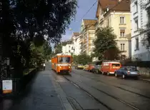 Trogenerbahn am 27. Juni 1980: Der TB-Pendelzug der Baureihe BDe 4/8 f�hrt wie eine Strassenbahn in St. Gallen.