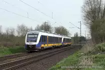 RE10 in Richtung Kleve f�hrt am 17. April 2013 um 15:50 Uhr durch Kaarst