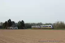 RE10 in Richtung D�sseldorf Hbf f�hrt am 17. April 2013 um 17:39 Uhr durch Kaarst