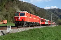 Am 25.04.2013 ist die 1144.40 mit REX1763 bei Mixnitz-B�rensch�tzklamm unterwegs.