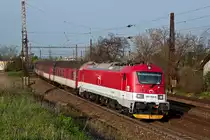 381 002 ist am sp�ten Nachmittag des 24.04.2013 bei Bratislava Vinohrady Richtung Bratislava Hauptbahnhof unterwegs.