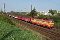 240 096, am Nachmittag des 24.04.2013 kurz nach Bratislava Vinohrady.