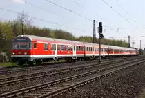 Die 111 005-5 schiebt den Karlsruher Steuerwagen als RB von Mittenwald nach M�nchen durch M�nchen Westkreuz am 25.04.2013