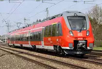 Der neue 2442 717 f�r den Werdenfelstakt auf der Mittenwaldbahn f�hrt als Testfahrt durch M�nchen Westkreuz am 25.04.2013