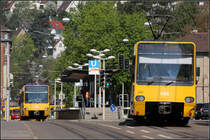 . Einfach auf die Straße gestellt - 

Haltestelle  Pragfriedhof  der Linie U15 in Stuttgart. 

25.04.2013 (M) 
