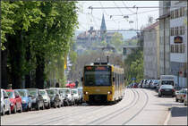 Möglicherweise nur vorübergehend - 

Durch den Bau der der neuen, direkteren Stadtbahntrasse durch das Baugebiet am Stuttgarter Hauptbahnhof, ist der längerfristige Bestand dieser straßenbündigen Trasse durch die Friedhofstraße unsicher. Diese Strecke erschließt mit einer Haltestelle sehr gut den dortigen Pragfriedhof, bedeutet aber für die Fahrgäste der Linie U15 aber auch im Vergleich zur neuen Strecke eine längere Fahrzeit. 

25.04.2013 (M)