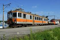 TPF/GFM: ALT und  NEU-ALT  in Courtepin. Am 23. Juni 2012 waren noch beide TPF-Diensttriebwagen in Courtpin abgestellt. Der ex GFM Xe 9485 7537 161 - 2 wurde inzwischen durch den Xe 753 (9485 75 37 176 - 0) ersetzt. Beim Dienstriebwagen 176 handelt es sich um den ex THURBO ABDe 536611  Stadt Wil .
Foto: Walter Ruetsch