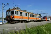 TPF/GFM: ALT und  NEU-ALT  in Courtepin. Am 23. Juni 2012 waren noch beide TPF-Diensttriebwagen in Courtpin abgestellt. Der ex GFM Xe 9485 7537 161 - 2 wurde inzwischen durch den Xe 753 (9485 75 37 176 - 0) ersetzt. Beim Dienstriebwagen 176 handelt es sich um den ex THURBO ABDe 536611  Stadt Wil .
Foto: Walter Ruetsch