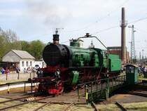 Dampflok 109.109 (S�dbahn / D�li Vas�t) auf der Drehscheibe in Győr
27.04.2013.
