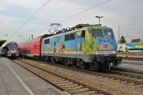 Am 11.11.2012 war 111 066 mit dem M�nchen-Salzburg-Express in Freilassing auf dem Weg nach Salzburg Hbf.