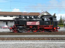 VHE - Dampflok 64 518 unterwegs als Whisky Train bei Rangierfahrt in Murten am 13.04.2013