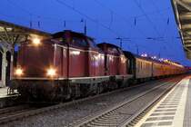 212 309-9 und 211 200-1 / V100 1200 in Bonn-Beuel am 27.4.2013