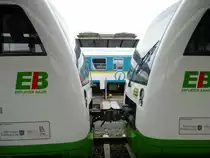 Hier die Kupplungen zweier VTs der Erfurter Bahn. Die Z�ge kamen aus Gera Hauptbahnhof.
Hof Hauptbahnhof, 28.04.13.