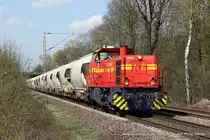 NE8 f�hrt am 18. April 2013 um 15:20 Uhr mit einem G�terzug durch Ratingen Tiefenbroich