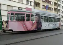 W�rend der Basel World macht der B 1452 Werbung f�r die Uhrenfirma GUESS. Hier steht der B 1452 auf der Linie 2 an der Haltestelle Gewerbeschule. Die Aufnahme stammt vom 30.04.2013.