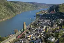 Am 25.4.2013 wurde der erste Verst�rker Frankfurt-Koblenz von einer Werbe-111er gefahren. Mit +2 verl�sst sie gerade Oberwesel