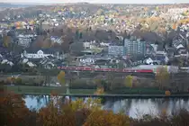 Eine unerkannt gebliebene 143er mit einer S6 nach K�ln-Nippes in Essen-Kettwig am 11.11.12.