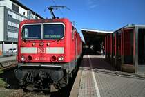143 050-3 mit der RB 26937 am 19.10.12 bei der Zugbergabe in Freiburg (Breisgau) Hbf.
Viele Gre an den Lokfhrer!