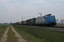 185 536-0 mit einem KLV-Zug am Nachmittag des 27.03.13 nordw�rts aufgenommen bei H�gelheim.