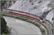 RE1257 mit Ge 4/4 II 616  Filisur  am Vorderrhein bei Trin. (28.04.2013)