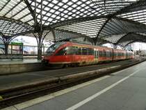 644 518 und eine weitere 644-Garnitur sind am 04.01.12 Richtung Trier unterwegs. Hier ist der Zug in K�ln Hbf zu sehen.