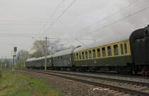 Historischer Wagenpark des DPE 25047 (Halle (S) Hbf - Saalfeld (S)), w�hrend der Abschiedsfahrt von Harry Heidenbluth mit der 03 1010, am 01.05.2013 bei Ingersleben.