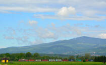 S� 363-? zieht Containerzug durch Pragersko Richtung Koper Hafen. /3.5.2013
