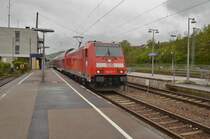 146 221-7 verl�sst den Bahnhof Neckarelz mit einer Doppelstockwagen-RB nach Ulm am Samstag den 4.5.2013