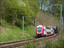. Tunnel Cruchten – Monentan ist der Blick auf das Tunnelportal in Cruchten einigerma�en frei einsichtlich und erm�glichte mir am 03.05.2013 den IR 3737 Troisvierges – Luxembourg bei der Ausfahrt aus dem Tunnel de Cruchten abzulichten.  (Hans)