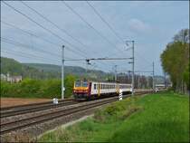 . Ch�teau de Birtrange – Das eher unbekannte, im 13. Jahrhundert von Gaspard-Florent de Breiderbach erbaute Schl�sschen liegt in der Gemeinde Schieren und bietet eine tolle Kulisse f�r den Z 2011 auf seiner Fahrt durch das Alzette Tal zwischen Schieren und Colmar-Berg. 03.05.2013 (Jeanny)