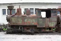 Aller Schilder beraubt steht die Lok im Feld- und Industriebahnmuseum (FIM) in Freiland. Bild vom 28.April 2013.