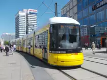 Flexity BVG Wagen 8011 als M4 Hackescher Markt am 4.5.13 am Alexanderplatz