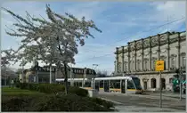 Fr�hling in Dublin! Luas bei der Heuston Station. 
14. April 2013