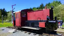 Deutschland, Rheinland-Pfalz, Eifelkreis Bitburg-Pr�m, Schalkenmehren an der ehemaligen Maare-Mosel-Bahn (ex KBS 623), heute am Maare-Mosel-Radweg,  K�f  Denkmal beim ehemaligen Bahnhof Schalkenmehren (Hersteller: Windhoff, Fabriknummer: 1037, Typ: LgII, Baujahr 1947, Auslieferung an Vereinigte Deutsche Nickelwerke AG, Schwerte, Ruhr), 05.05.2013