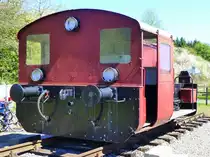 Deutschland, Rheinland-Pfalz, Eifelkreis Bitburg-Pr�m, Schalkenmehren an der ehemaligen Maare-Mosel-Bahn (ex KBS 623), heute am Maare-Mosel-Radweg,  K�f  Denkmal beim ehemaligen Bahnhof Schalkenmehren (Hersteller: Windhoff, Fabriknummer: 1037, Typ: LgII, Baujahr 1947, Auslieferung an Vereinigte Deutsche Nickelwerke AG, Schwerte, Ruhr), 05.05.2013