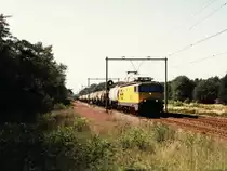 1304 mit G�terzug 47013 Kijfhoek-Emmerich bei Ginkel am 21-9-1997. Bild und scan: Date Jan de Vries.

