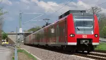 Eine S Bahnlinie ber�hrt knapp das Saarland. Nur wenige Kilometer bef�hrt die S Bahnlinie 1 Homburg/Saar - Osterburken saarl�ndischen Boden.
Nach ca. 6 Kilometern befindet sich die Linie schon in Rheinland-Pfalz.

425 274 + 425 202 sind als S1 unterwegs. Durch Bauarbeiten zwischen Ludwigshafen und Neustadt/Weinstra�e waren einige Regionalz�ge nur auf der Relation Homburg/Saar - Neustadt/Weinstra�e unterwegs.

Hier in Homburg-Bruchhof wurden neue Gleise verlegt und neue Hangbefestigungen installiert. 05.05.2013 - KBS 670 - Bahnstrecke 3280 Homburg - Ludwigshafen