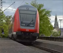 IRE 5322 nach Karlsruhe hat geraden den linksrheinischen Teil von Konstanz verlassen. Mai 2013.