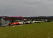 185 275 mit einem Stahlzug am 24.03.2013 bei Passau.