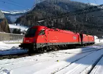 1216 005 + 1016 029 bei einer Rangierfahrt am 13.02.2010 am Brenner.