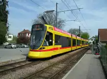 Tango mit der Betriebsnummer 168 f�hrt zur Haltestelle in Bottmingen. Die Aufnahme stammt vom 06.05.2013.