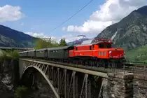 Am 04.05.13 und 05.05.13 gab es auf der Tauernbahn einige Sonderfahrten.
Auf dem Bild zu sehen ist die EBFL 1020.018 mit dem Sdz 14655 (Schwarzach-St. Veit - Spittal-Millst�ttersee) beim �berqueren der Angerschlucht am Nachmittag des 05.05.13