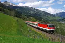 Am 04.05.13 war �BB 1144 251 mit dem OIC 690 (Wien Westbf - Villach Hbf) unterwegs, hier zwischen Bad Hofgastein und Angertal.