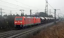 185 250 zog zusammen mit einer Schwesterlok einen Schwenkdachwagenzug durch Ahlten Richtung Hannover.
