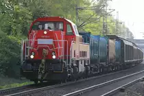 265 003-4 mit einem kurzen gemischten G�terzug am 06.05.2013 durch den S-Bahnhof Dedensen/G�mmer richtung Seelze.