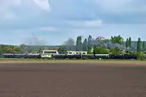 Vorbei an Burg Kreuzenstein. 30.33 und 93.1420 mit SEZ 14818, unterwegs zum Oldtimer Treffen 2013 in Ernstbrunn, am 05.05.2013.